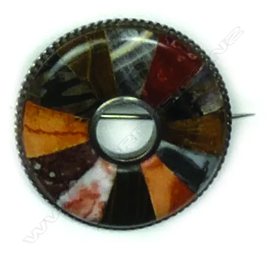An early 20thC Scottish agate and pebble brooch