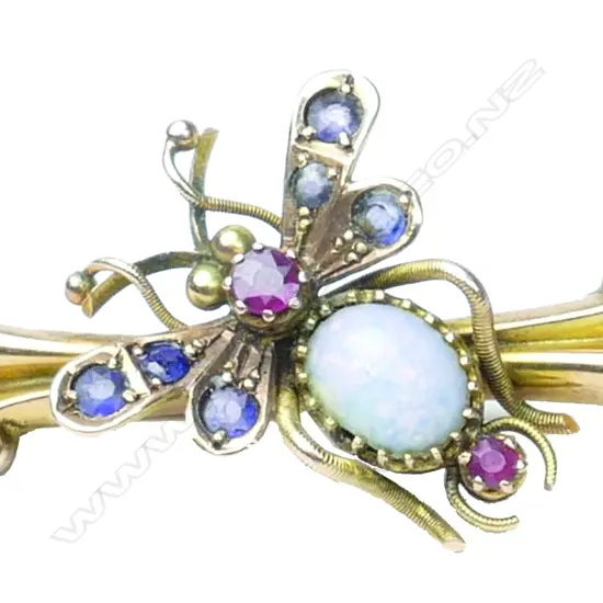 An Edwardian 9ct. rose gold bee brooch