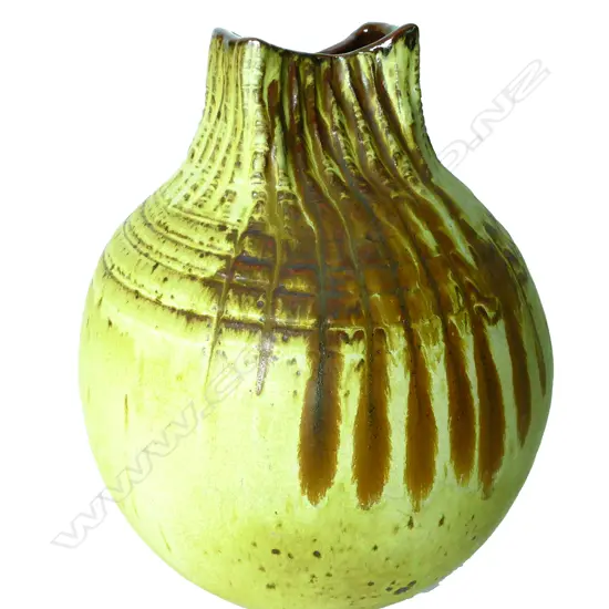 A large Juliet Peter pottery vase