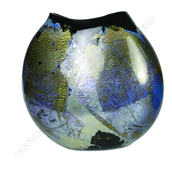 A Gary Nash art glass vase