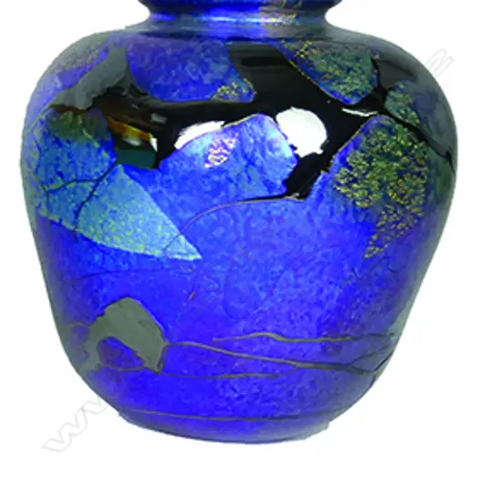 A Gary Nash art glass vase