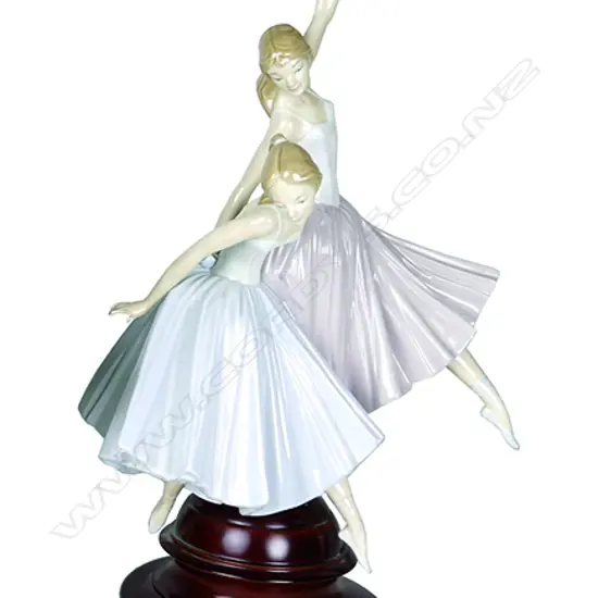 A large Lladro figurine