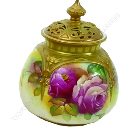 A mid-20thC Royal Worcester rose hand painted potpourri