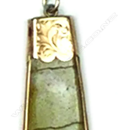 A N.Z. colonial gold bearing quartz and 9ct. yellow gold pendant