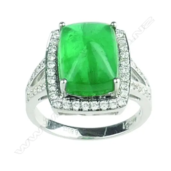 A modern lady's 18ct. white gold