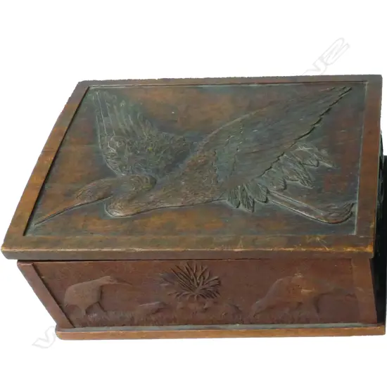 A good N.Z. folk art carved box