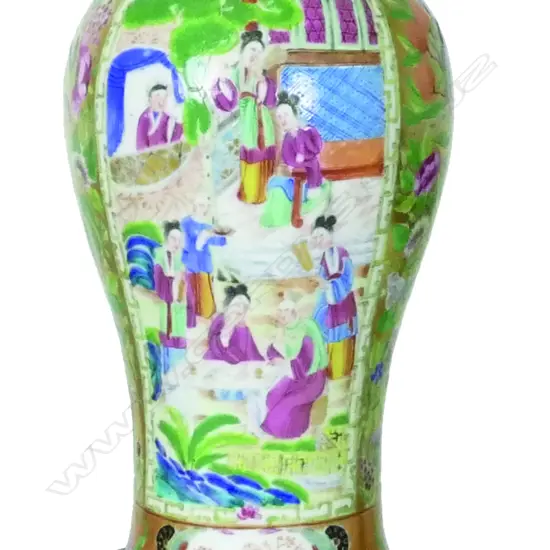 A 19thC Export famille rose lidded vase