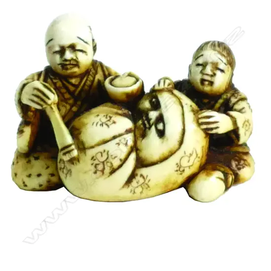 A Meiji Japanese carved ivory netsuke