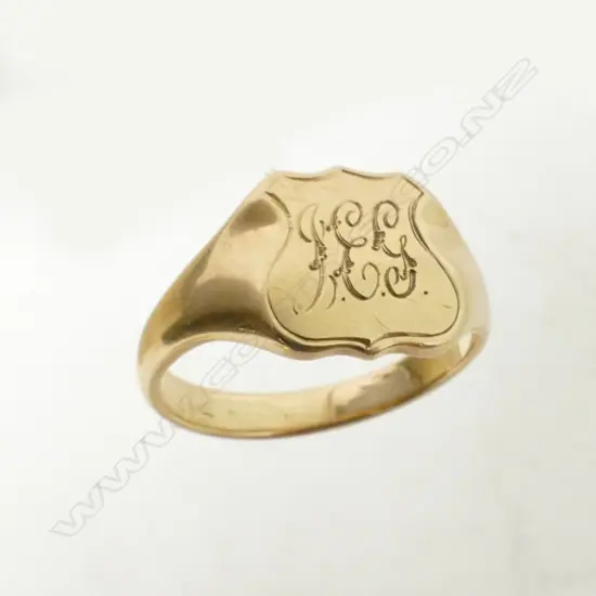A c.1900 gold gent's signet ring