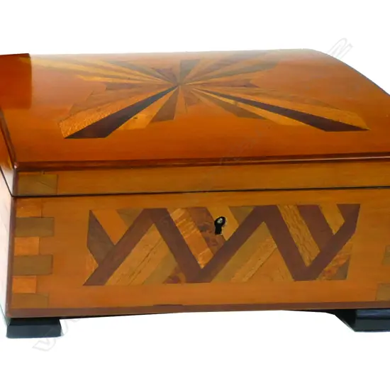 A 1920s/30s New Zealand woods inlaid kauri small box