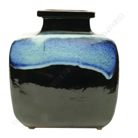 An impressive large Len Castle branch pot