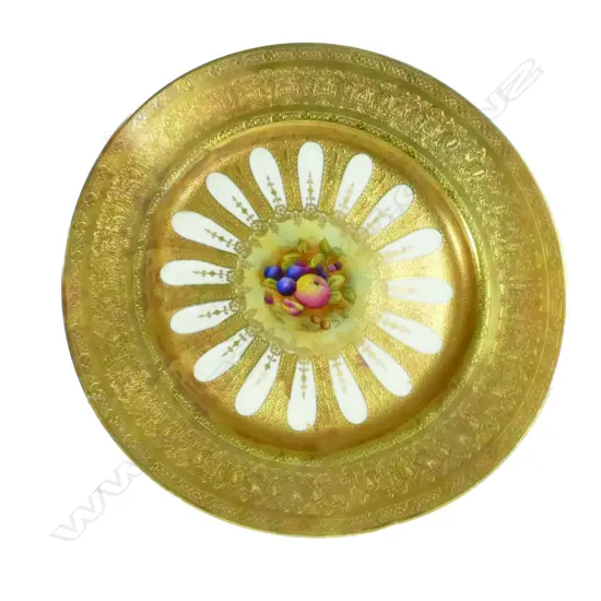 An Aynsley cabinet plate