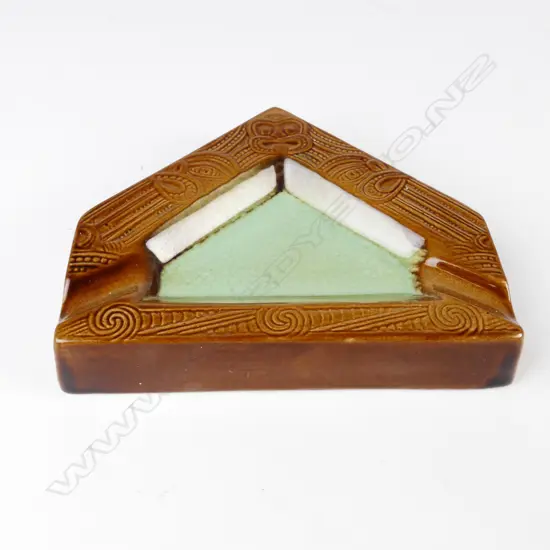 Crown Lynn Wharetana Ware Whare ashtray
