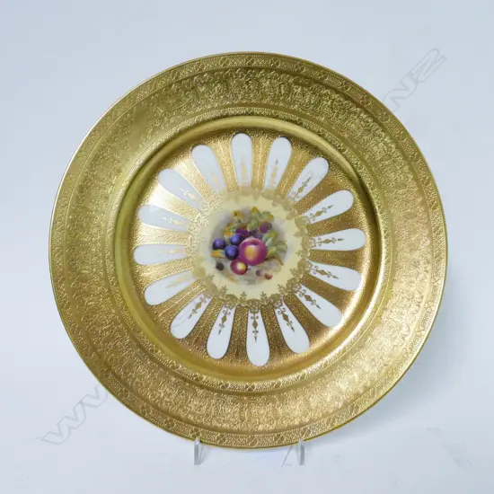 An Aynsley cabinet plate