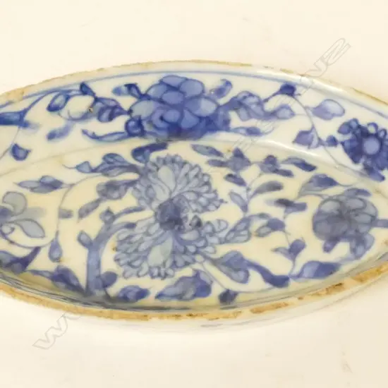 A Chinese blue and white small oval dish