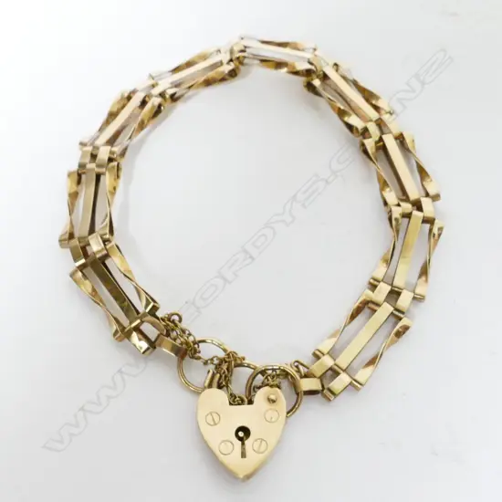 A 9ct. gold gate bracelet