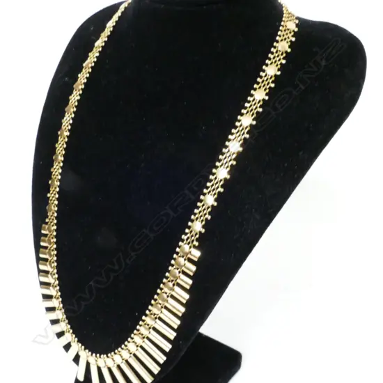 An ornate 18ct. gold necklace