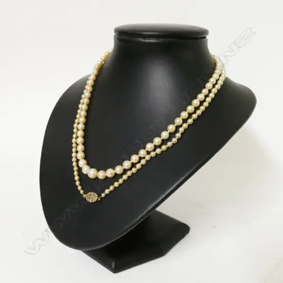 A vintage cultured pearl necklace