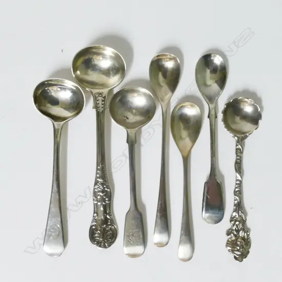 A Georgian silver salt spoon