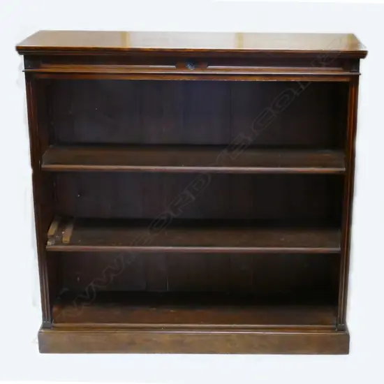 An early 1900s oak bookcase
