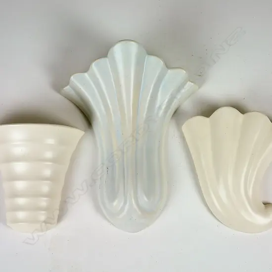 Three Crown Lynn matte wall pockets