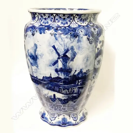 A large and impressive Delft vase