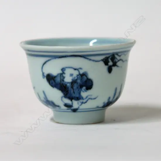 A small Chinese blue and white small bowl