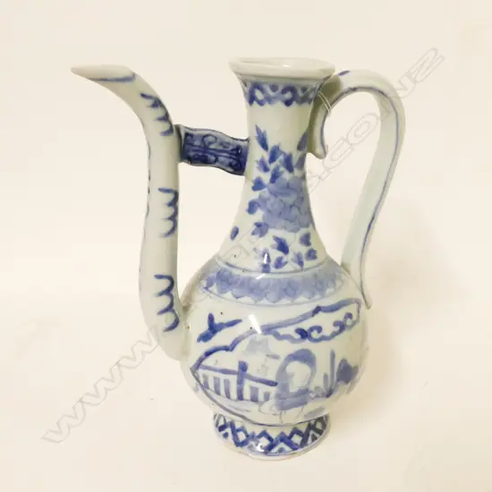 A Chinese porcelain blue and white kendi
