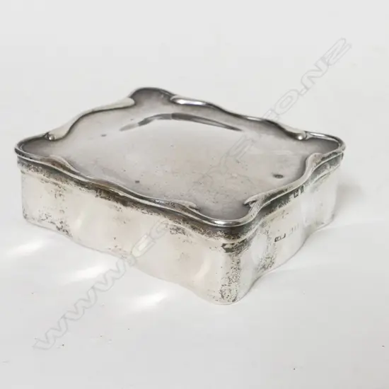 A small Edwardian silver jewellery box
