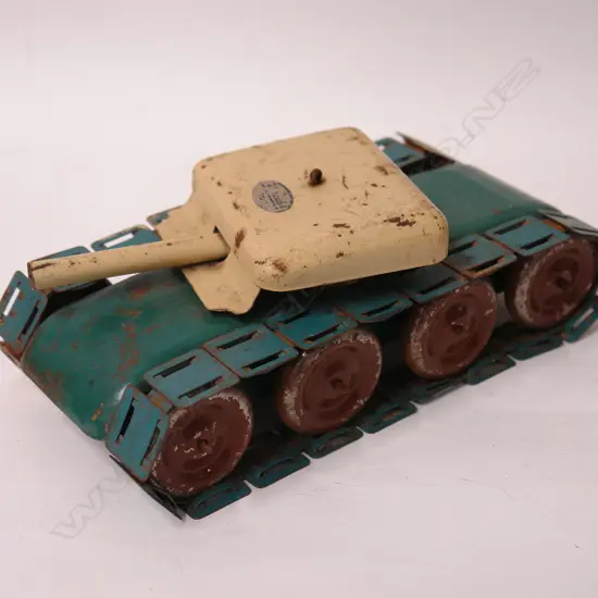 A good 1960s Kingsbury Toys U.S. Army Artillery truck