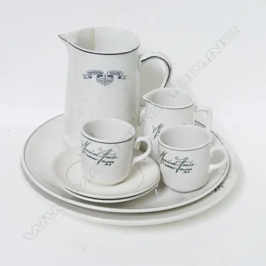 Eight pieces of Mansion House china