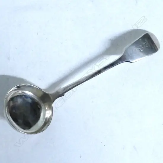 An Edwardian fiddle pattern silver flat border flat bottom sauce ladle