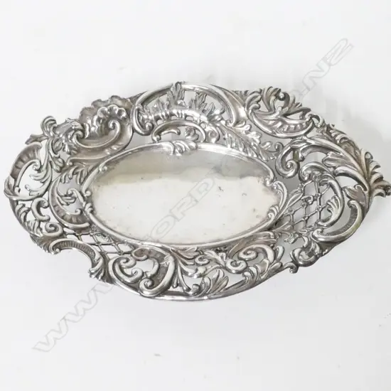 A Victorian period oval silver bonbon dish