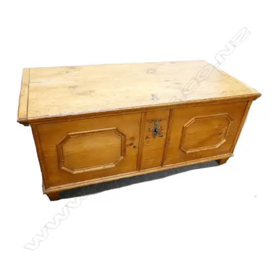 A 19thC pine Dutch storage box